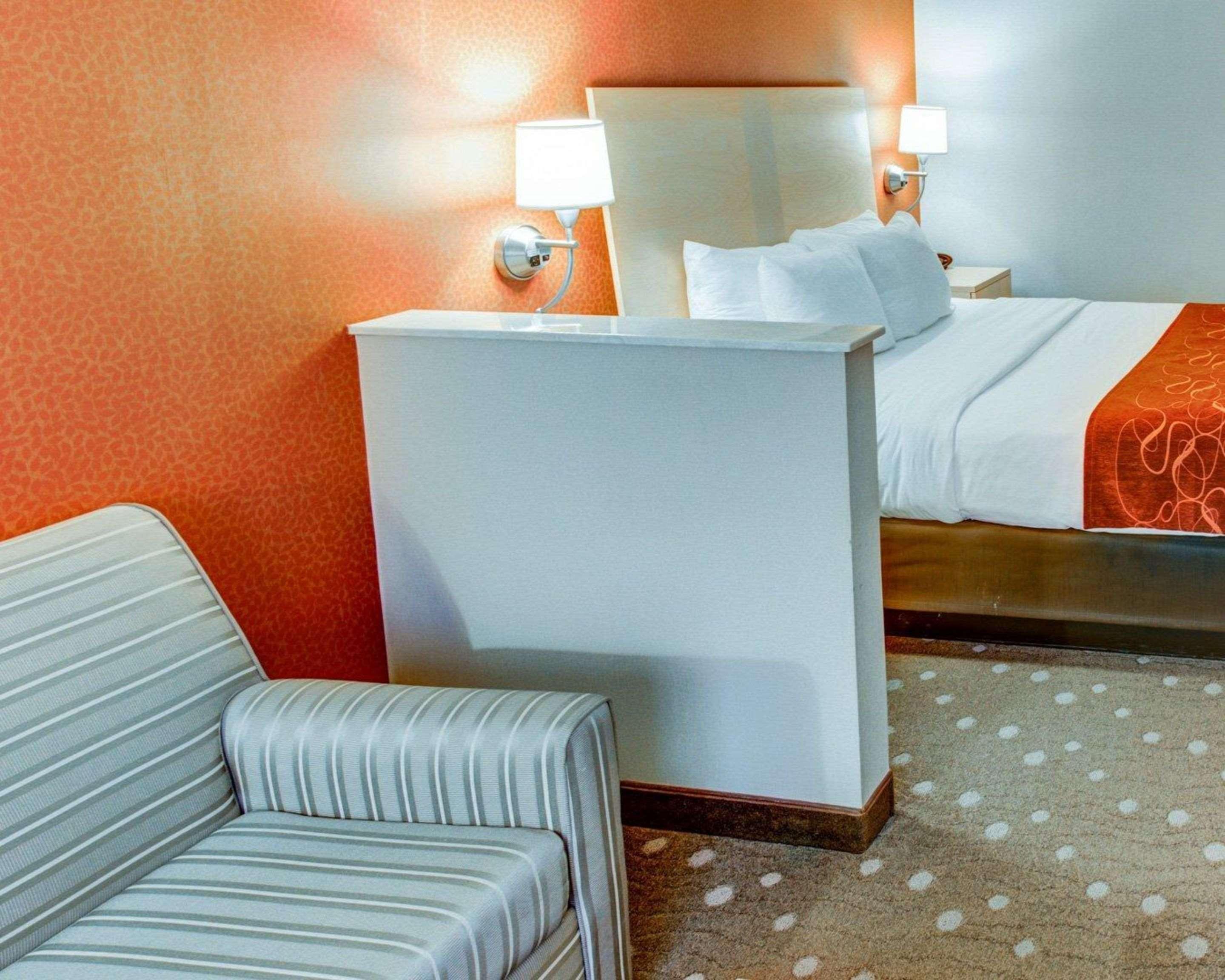 Comfort Suites Pittsburgh Airport Robinson Township Extérieur photo